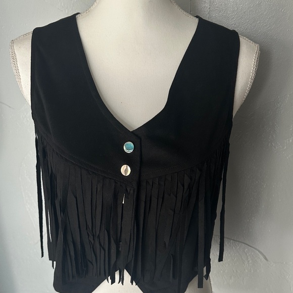 Elegant Black Fringe Sleeveless Top - Picture 7 of 9